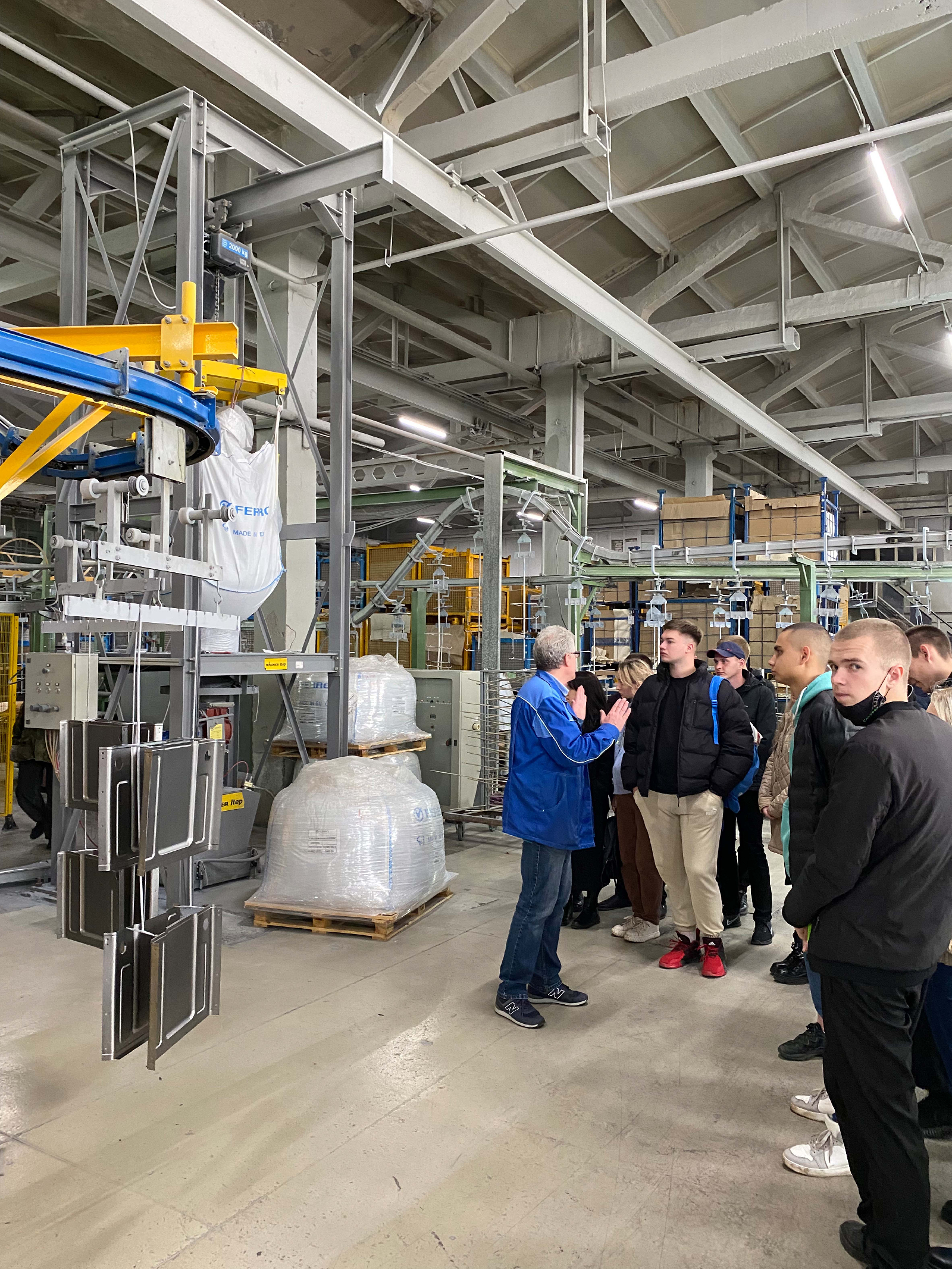 Студенты выпускного курса каф. «Сварочное, литейное производство и материаловедение» под руководством доцента каф. «Контроль и испытания материалов» Батрашова В.М. посетили с экскурсией Пензенское предприятие ООО «СВАР».